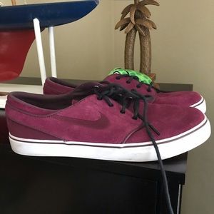 Nike Janoski Shoes (Suede)